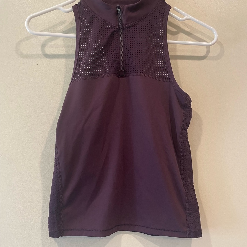 Women’s ATHLETIC Top